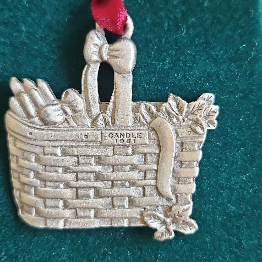 Longaberger 1994 Commemoarative Christmas Basket Ornament Collection In Box